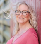 Award winning Life Coach, Radio Presenter, Author Expert